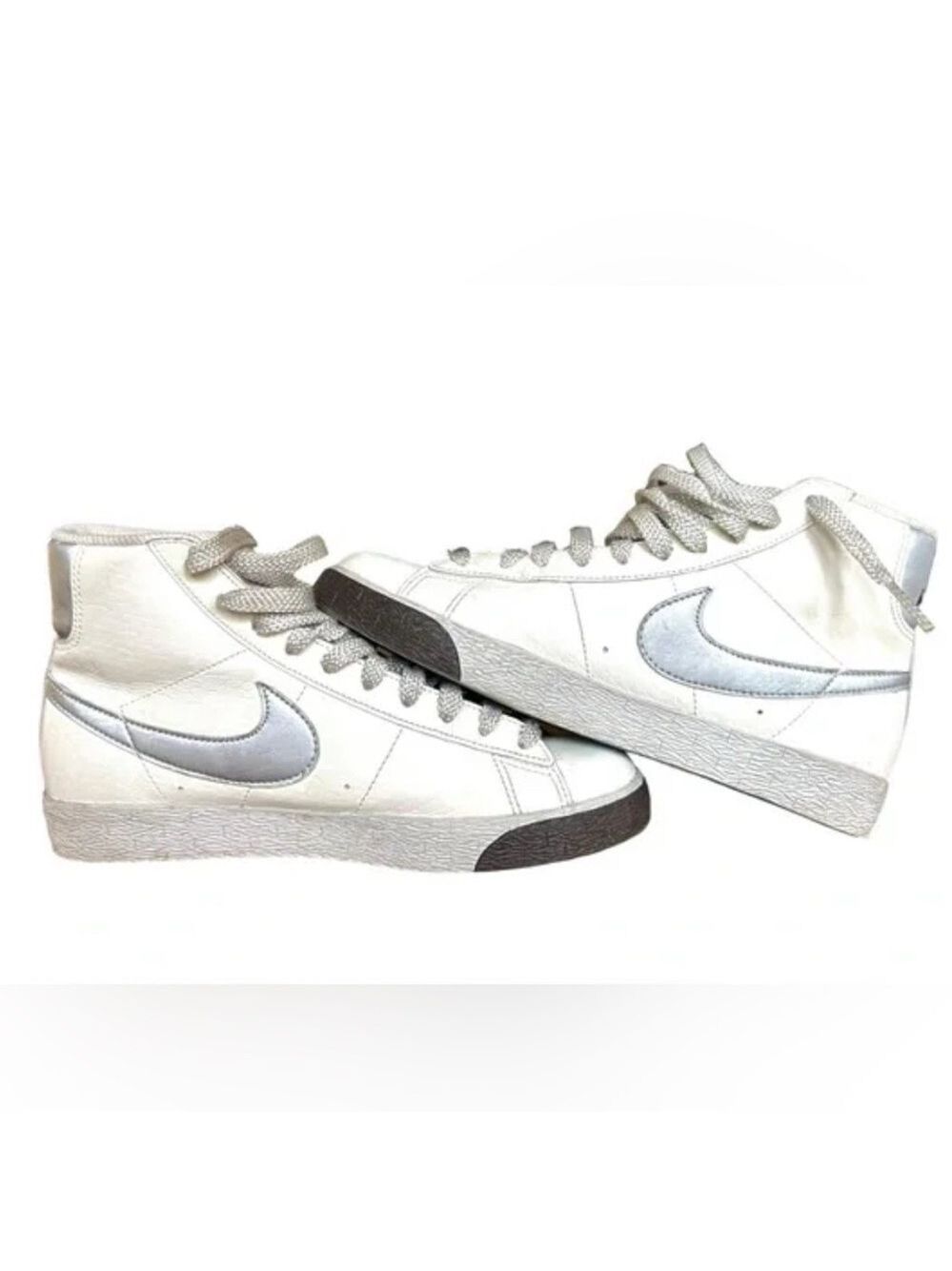 Nike Blazer White and Silver High-Tops with blue bottoms vintage style size 8.5
